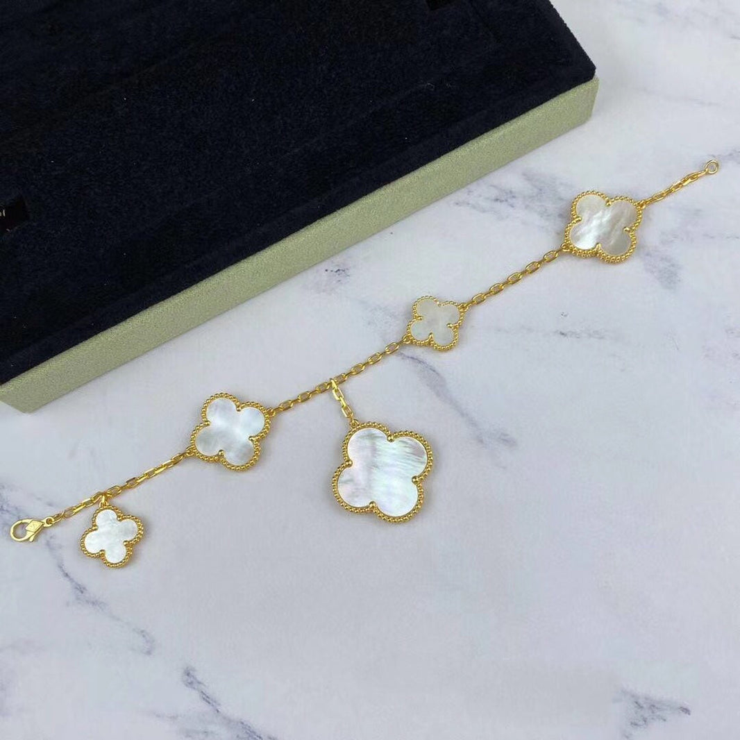 [Luna Brilliance]MAGIC CLOVER MOP GOLD BRACELET 5 MOTIFS
