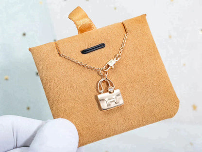 [Luna Brilliance]AMULETTE PEDANT ROSE GOLD NECKLACE
