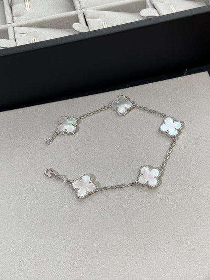 [Luna Brilliance]CLOVER WHITE PEARL MOP 5 MOTIF BRACELET COLLECTION