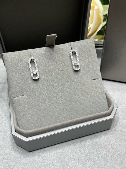 [LORA]MOVE UNO STUD DIAMOND PAVED EARRINGS