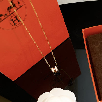 [Luna Brilliance]H WHITE SQUARE GOLD NECKLACE