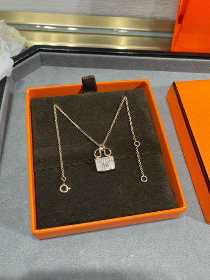 [Luna Brilliance]H CIRCE MOISSANITE PENDANT NECKLACE GOLD