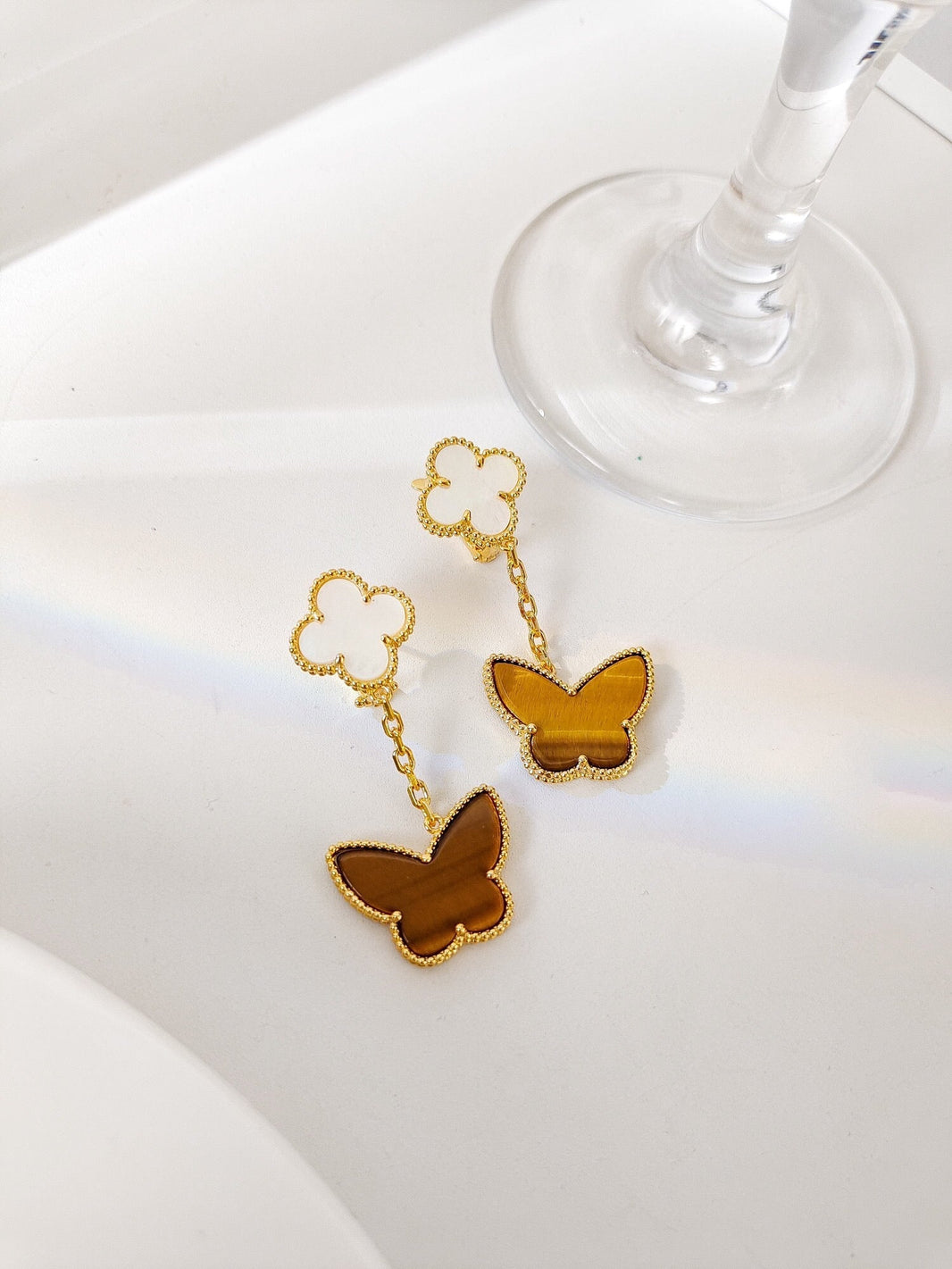 [Luna Brilliance]BUTTERFLY 2 MOTIF TIGER EYE MOP EARRINGS
