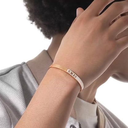 [Luna Brilliance]Move Noa Ciselé half pavé bangle