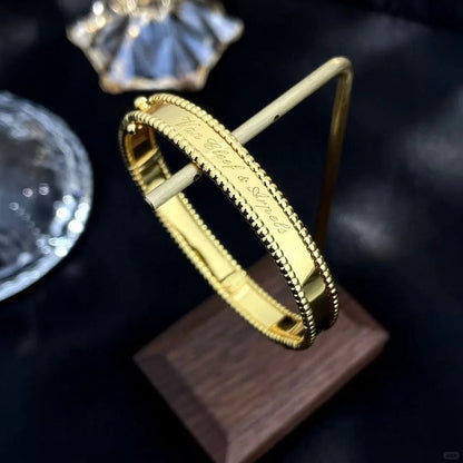 [Luna Brilliance]CLOVER PERLEE BRACELET SIGNATURE ENGRAVING SERIES