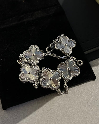 [Luna Brilliance]CLOVER 5 MOTIF LASER BRACELET COLLECTION